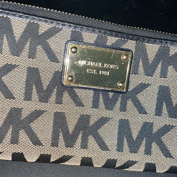 Handbags - Authentic Original Michael Kors MK Logo wallet